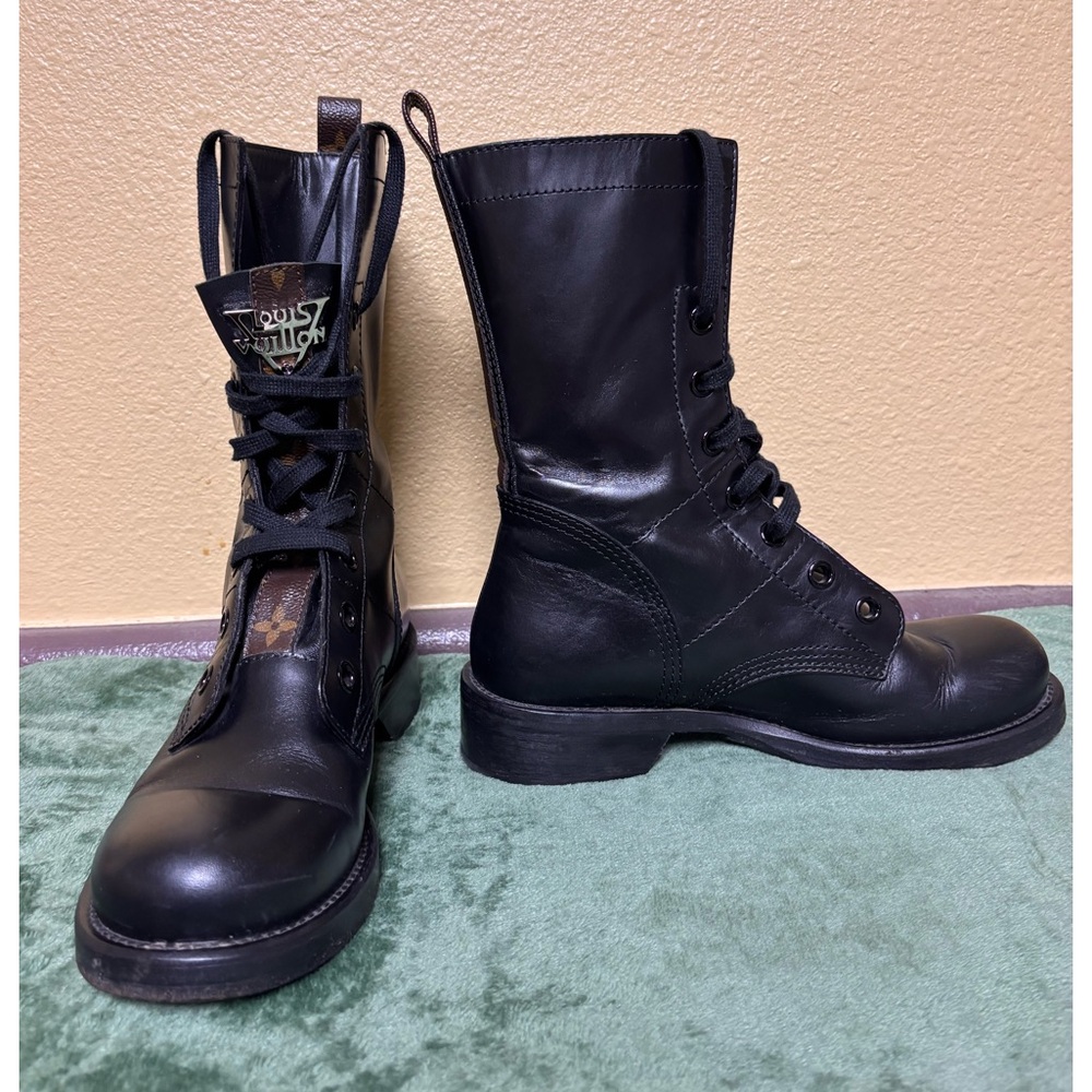 Louis Vuitton
LV Monogram Leather Combat Boots - Picture 3 of 14